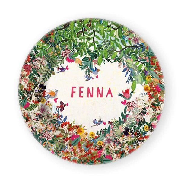 Kinderbord ontbijtbord melamine polymeer feestbord geboortebord bordje taartvorm kerst pasen sinterklaas feestdagen servies Origineel uniek feest vintage retro poesie nostalgie gezellig vrolijk kleurrijk stoer schattig nostalgisch fantasie creatief art kunst illustratie illustration gouden boekje kijkplaat zoekprent zoekplaat zoekboek kinderboek festival reizen gepersonaliseerd Bloemen dieren broer zus kindje meisje jongen genderneutraal gender neutraal cultuur huidskleur zwart donker Turks Chinees halfbloed Marokkaans Surinaams Antilliaans boomhut romantisch bloemen romantiek valentijn liefde verkering