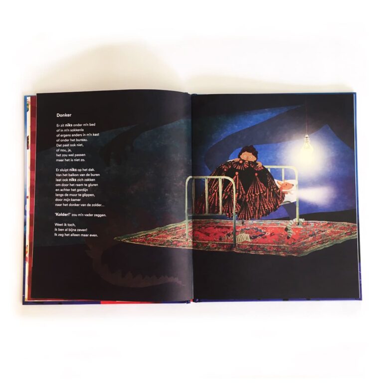 later als ik groot ben kinderboek prentenboek Rubinstein Floortje Schoevaart Sesamstraat wensen dromen alles wat ik worden wil Kinderboekenweek 2021 cpnb ver van hier kleine kapitein inclusief kleuters toddlers vuurtoren groot groeien vuurtoren collage illustratie vintage beer ijs snoep vrolijk grappig moskee vliegende giraffe kerk tempel kreeft vissen fantasie neushoorn aap vos ijsbeer penguin panter cheetah trap afglijden olifant bang in het donker angst kind tapijt Perzisch tapijt zaklamp onder de deken monster onder je bed