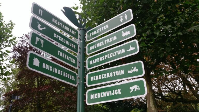 plaswijckpark plattegrond rotterdam website logo reclame marketing uitstraling grootzus professioneel collage illustratie dierenwijck wandelwijk speeltuin waterspeeltuin zwanen kinderen vakantie attractie schoolreisje verjaardag feest partijtje speelwijk