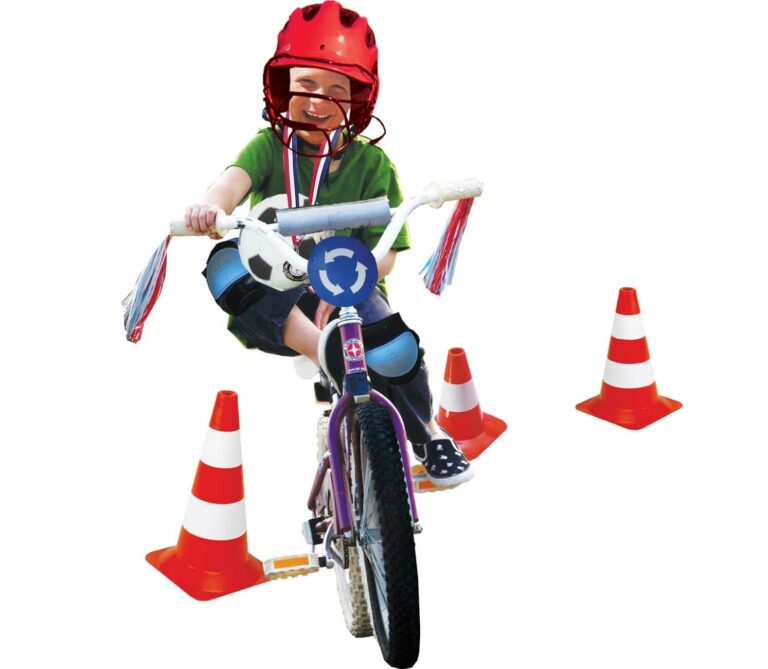 loco spellen loco spellen educatief spel leren scholieren schoolleeftijd kinderen verkeer fiets step driewieler verkeersborden verkeersregels klaar-over basisonderwijs basisschool grootzus illustratie collage professioneel editorial