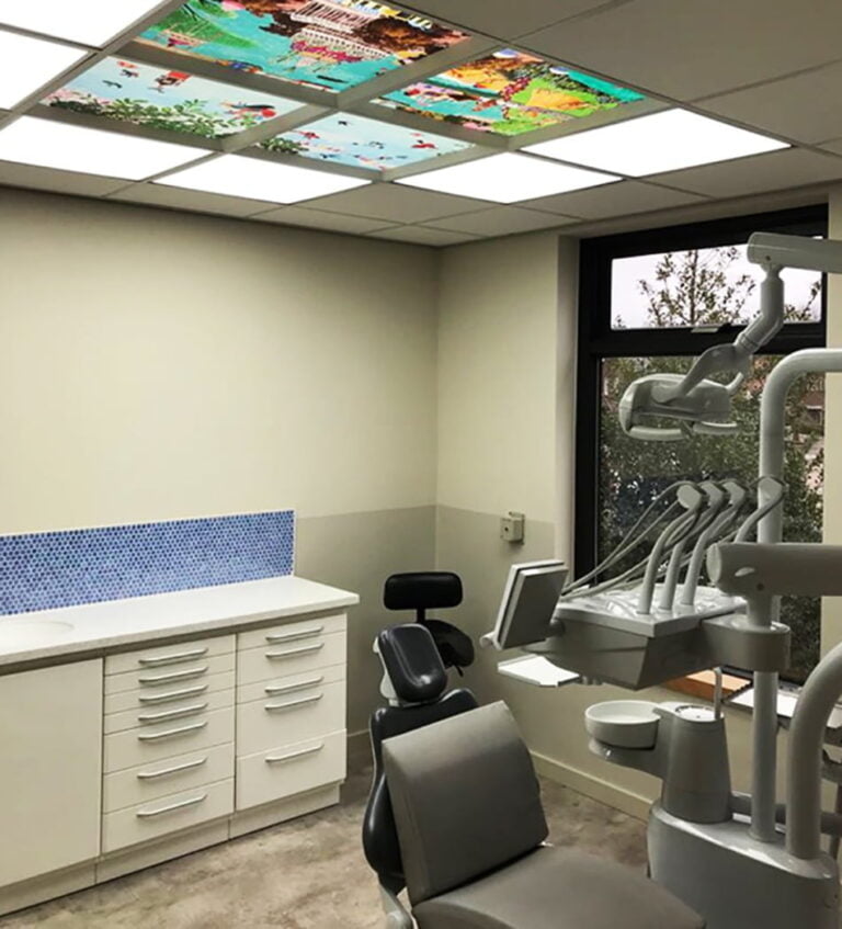 Poster kijkplaat kinderkamer babykamer prent decoratie Origineel uniek feest vintage retro poesie nostalgie gezellig vrolijk kleurrijk stoer schattig nostalgisch fantasie creatief art kunst illustratie illustration gouden boekje kijkplaat zoekprent zoekplaat zoekboek kinderboek festival reizen gepersonaliseerd Bloemen dieren broer zus kindje meisje jongen genderneutraal gender neutraal cultuur huidskleur zwart donker Turks Chinees Marokkaans Surinaams Antilliaans ansicht postkaart postcard postcrossing post stationary stationery verjaardag verjaarskaart kijkplaat zoekplaat zoekprent pontje eiland parade auto voertuig dieren brandweer vliegtuig helikopter kamperen reuzenrad feest festival tandarts orthodontist ortho kind jeugd tandartspraktijk praktijk Texel den burg Kindertandartspraktijk World Kids kindvriendelijke tandarts behandelkamer