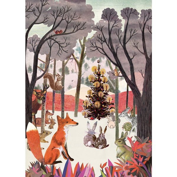 ansicht kaart met sfeervol kleurrijk kerst bos met kerstboom en lieve bosdieren zoals een vos, konijnen en hertjes; gezellige kaart om te versturen rond kerst