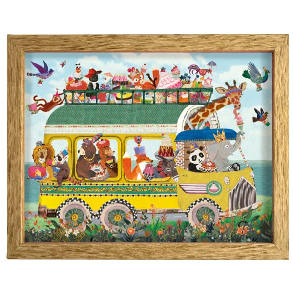 lampje voor de kinderkamer met vrolijke feestbus vol dieren en taartjes